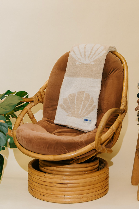 Shell Check Plush Throw - Sand + Tan