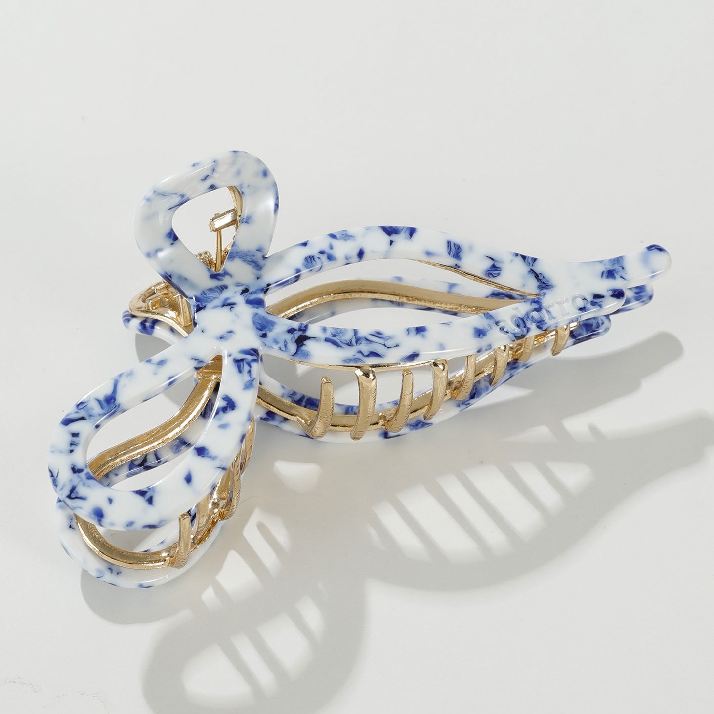 Sabrina Coastal Large Ribbon Metal Bow Claw Clip