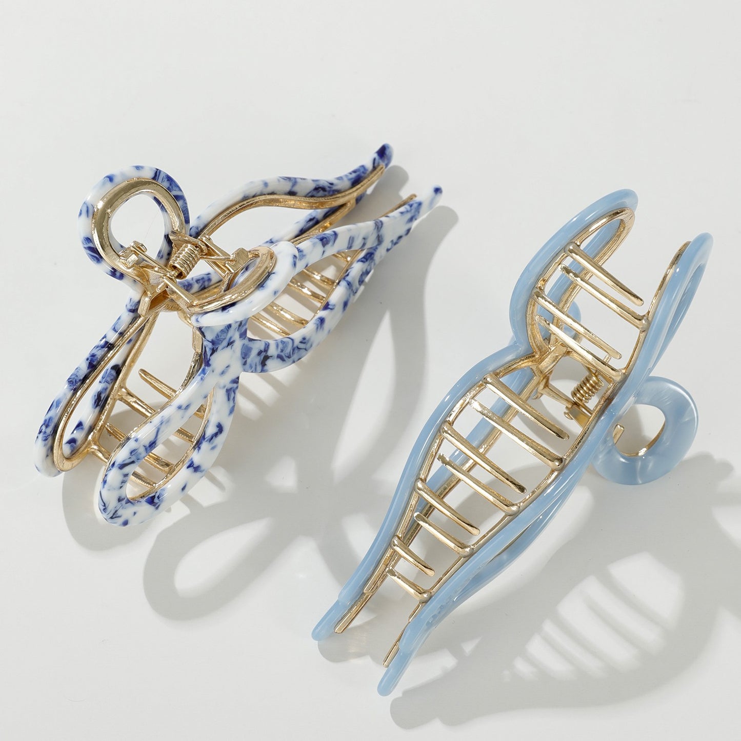 Sabrina Coastal Large Ribbon Metal Bow Claw Clip