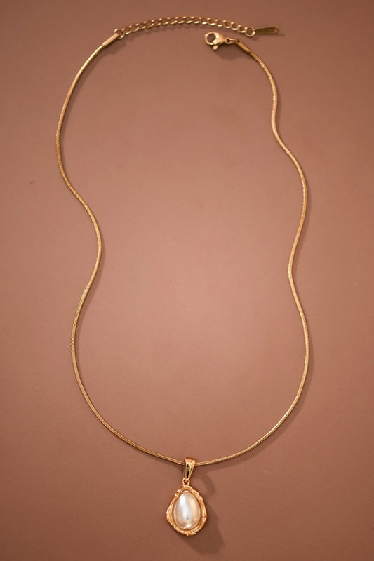 Mira Pearl Necklace
