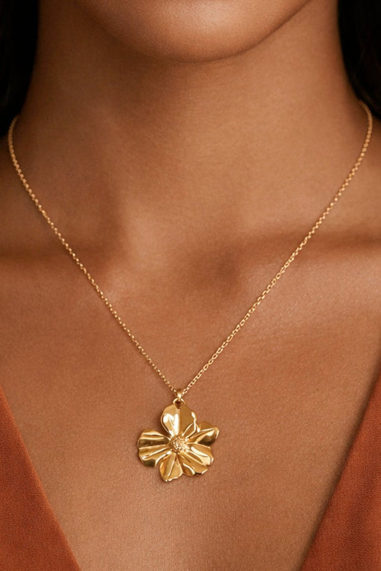 Cher Flower Necklace