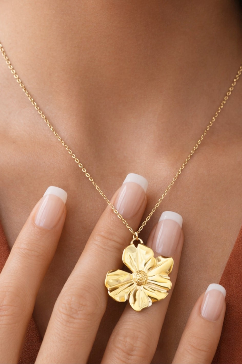 Cher Flower Necklace