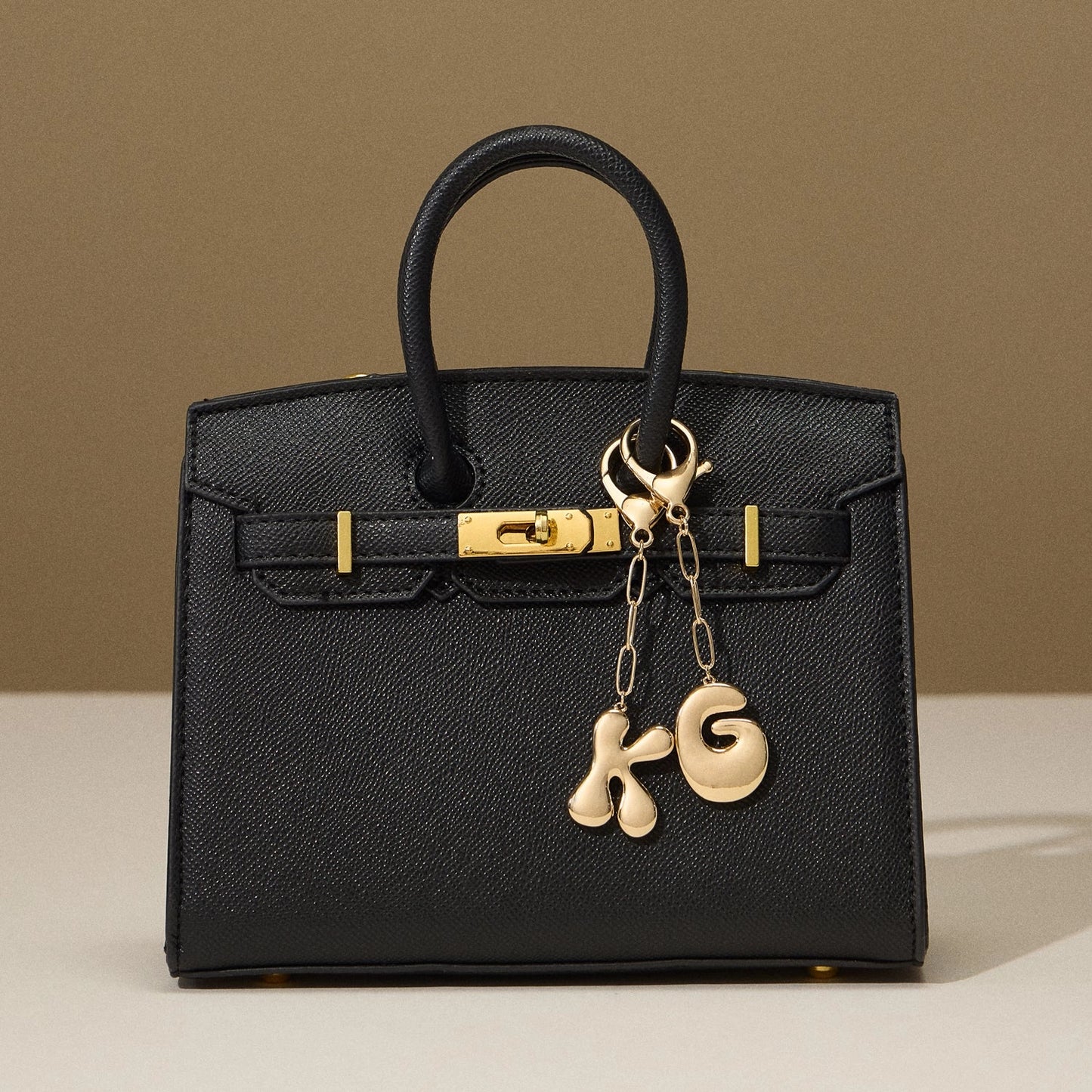 Bubble Letter Initial Keychain – Gold